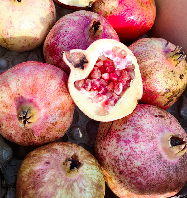 Buy pomegranates online at Tropitop