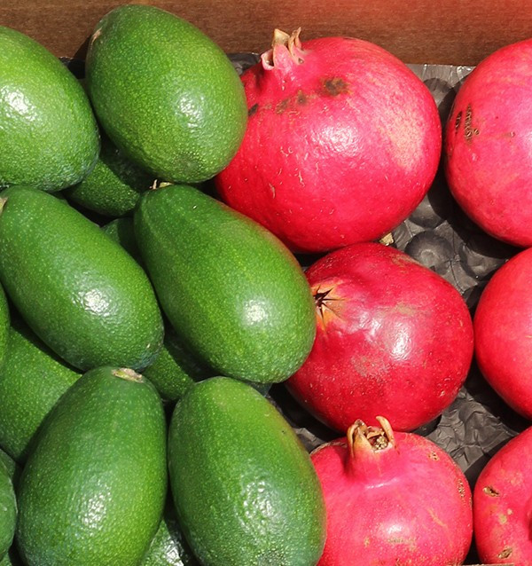 Pack aguacates piel lisa y granadas 2