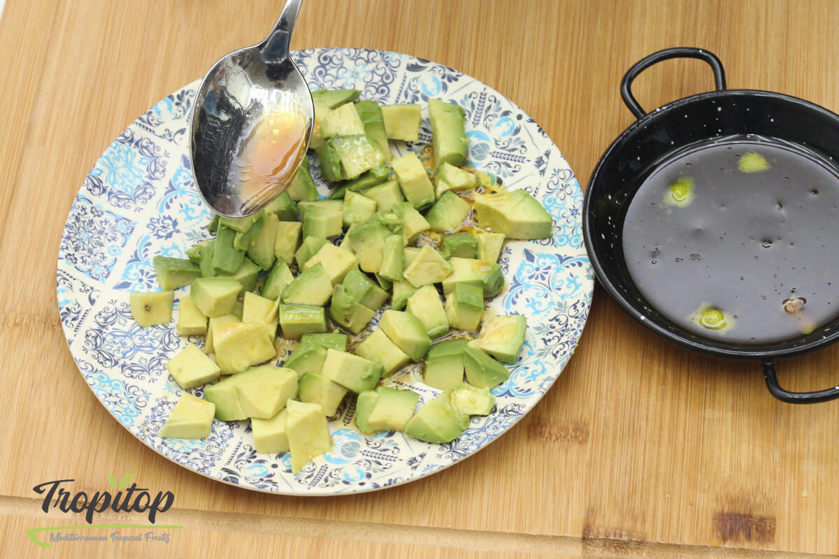 Tartar de Langostinos con Aguacate y Mango